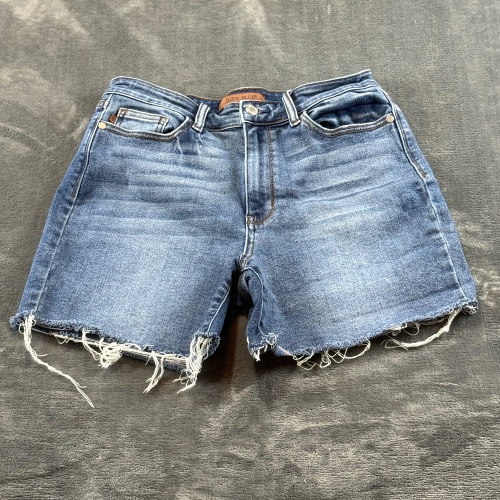 Judy Blue JB15277MD Women Medium Wash High Rise Frayed Raw Hem Denim Shorts L